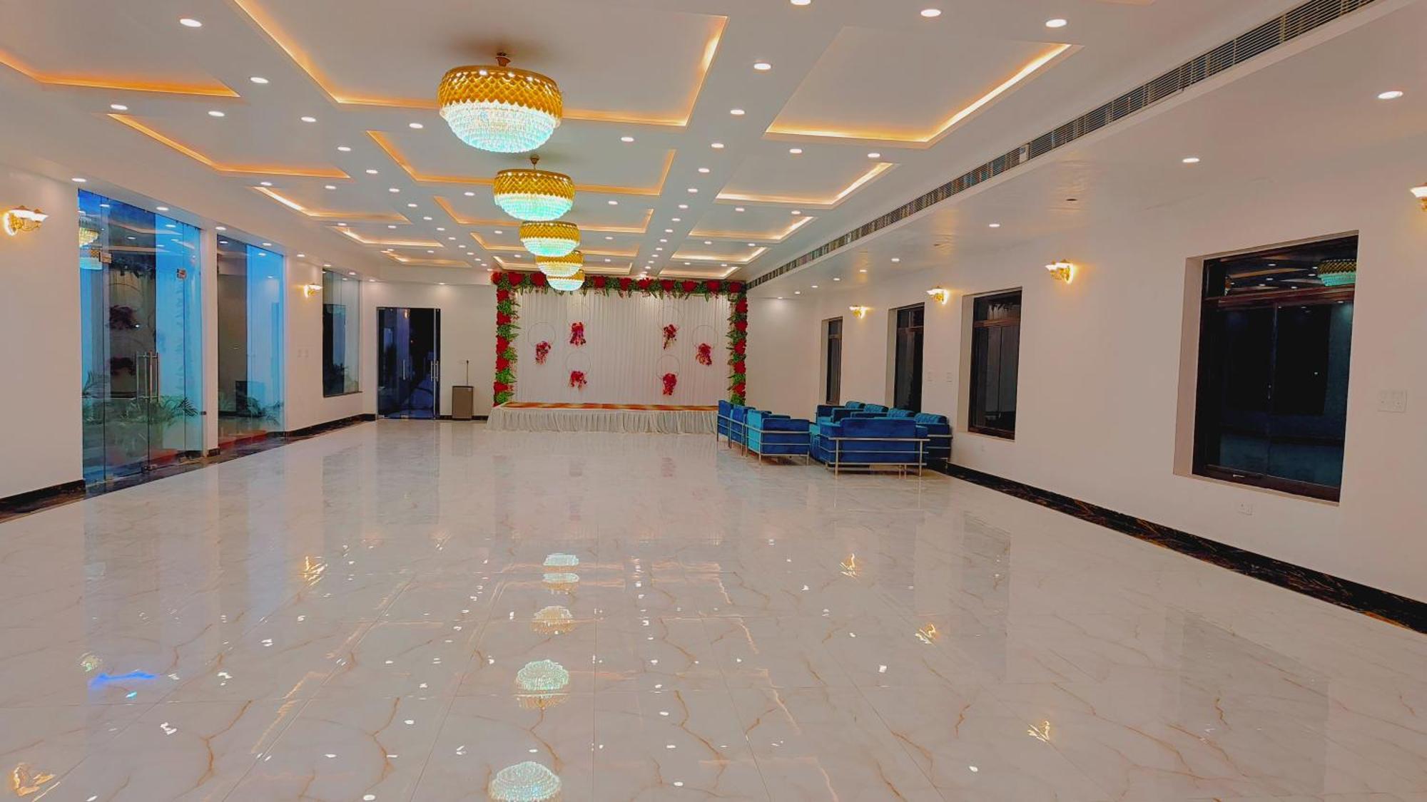Awadh Samrat Resort Ayodhya Esterno foto