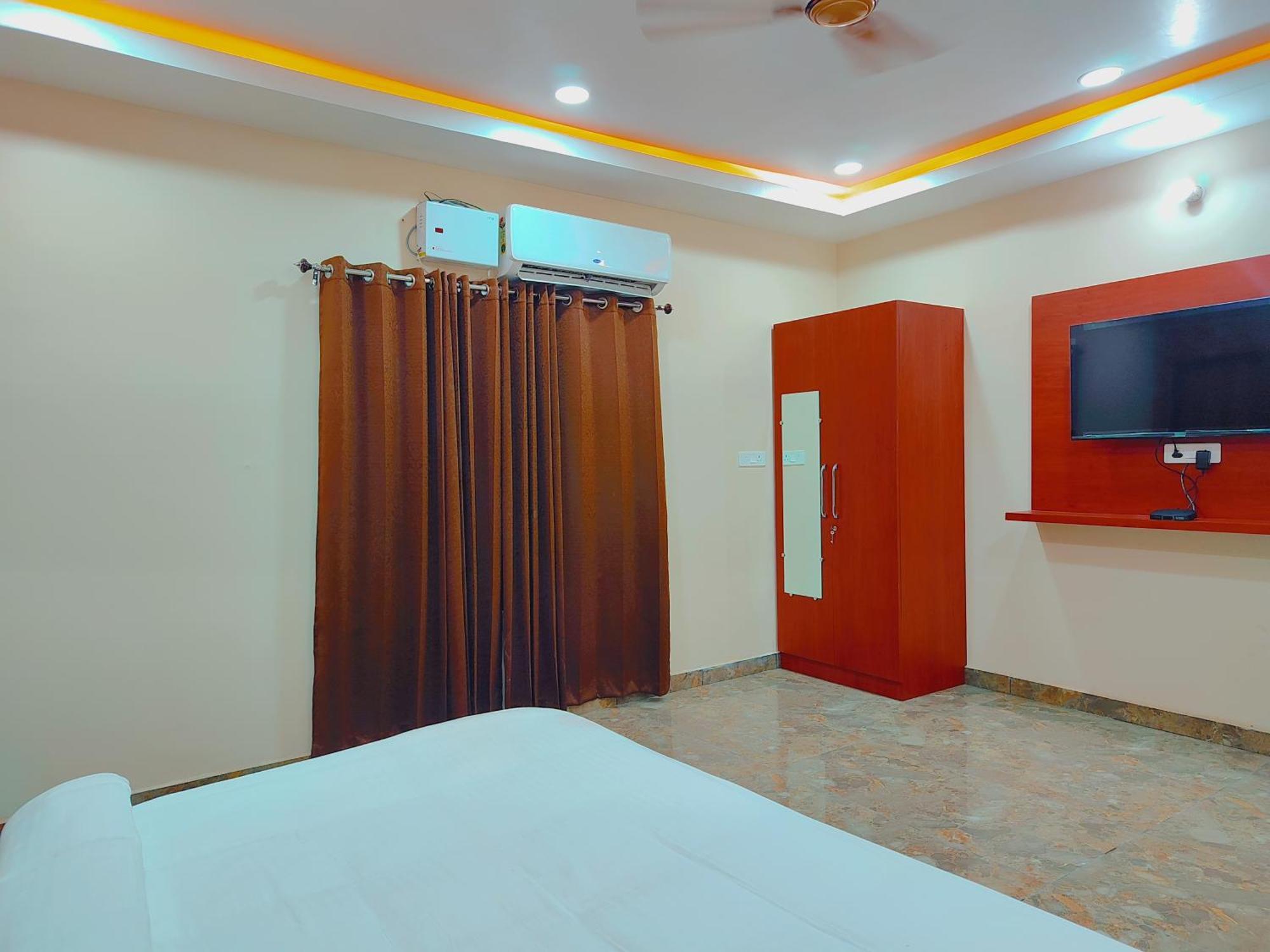 Awadh Samrat Resort Ayodhya Esterno foto