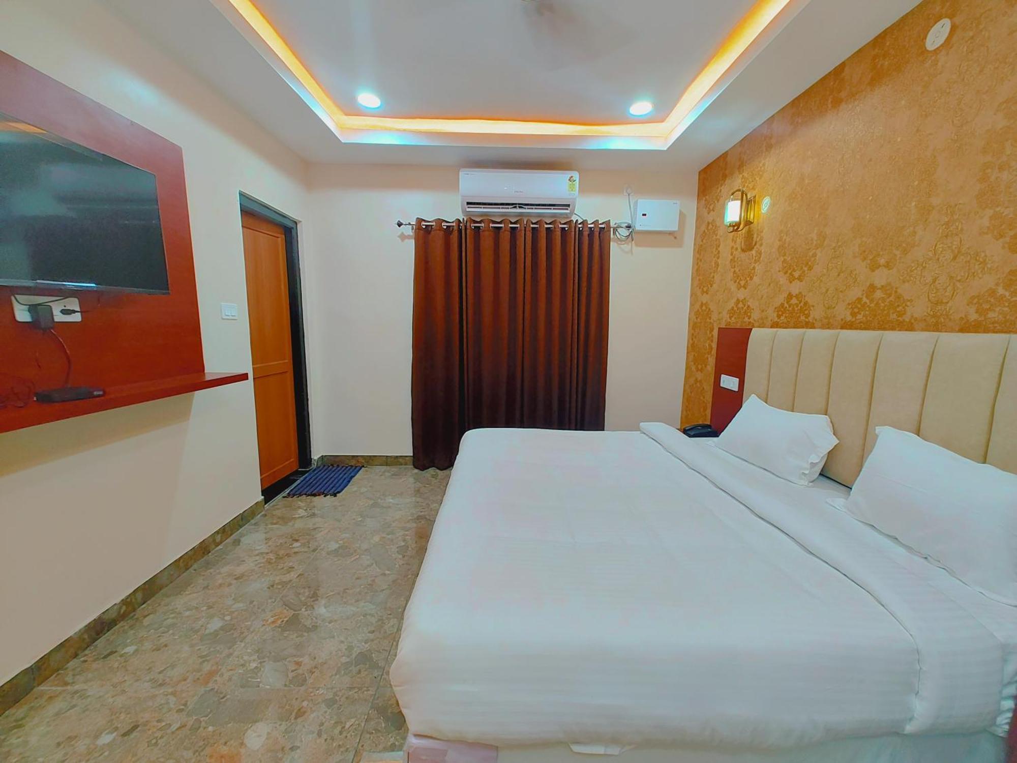 Awadh Samrat Resort Ayodhya Esterno foto