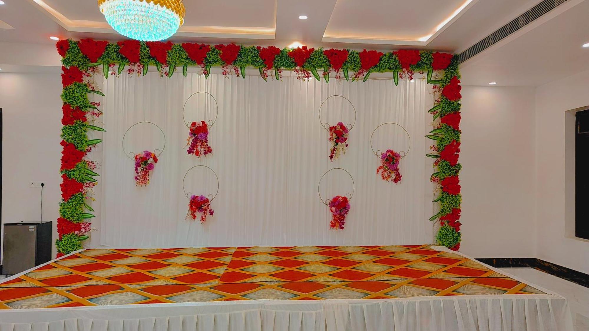 Awadh Samrat Resort Ayodhya Esterno foto