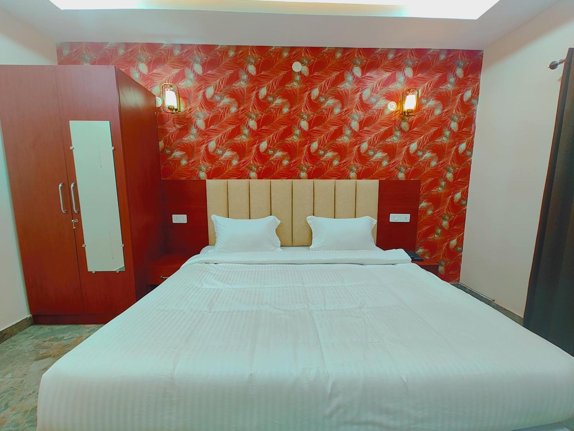 Awadh Samrat Resort Ayodhya Esterno foto