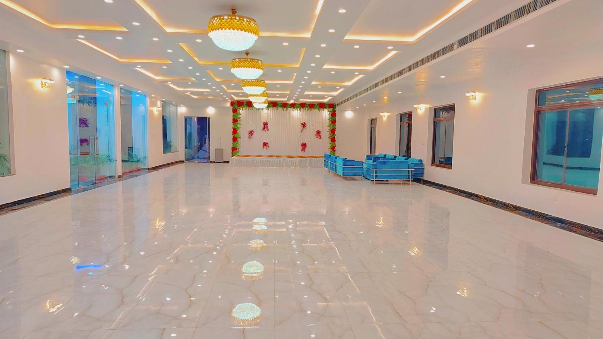 Awadh Samrat Resort Ayodhya Esterno foto