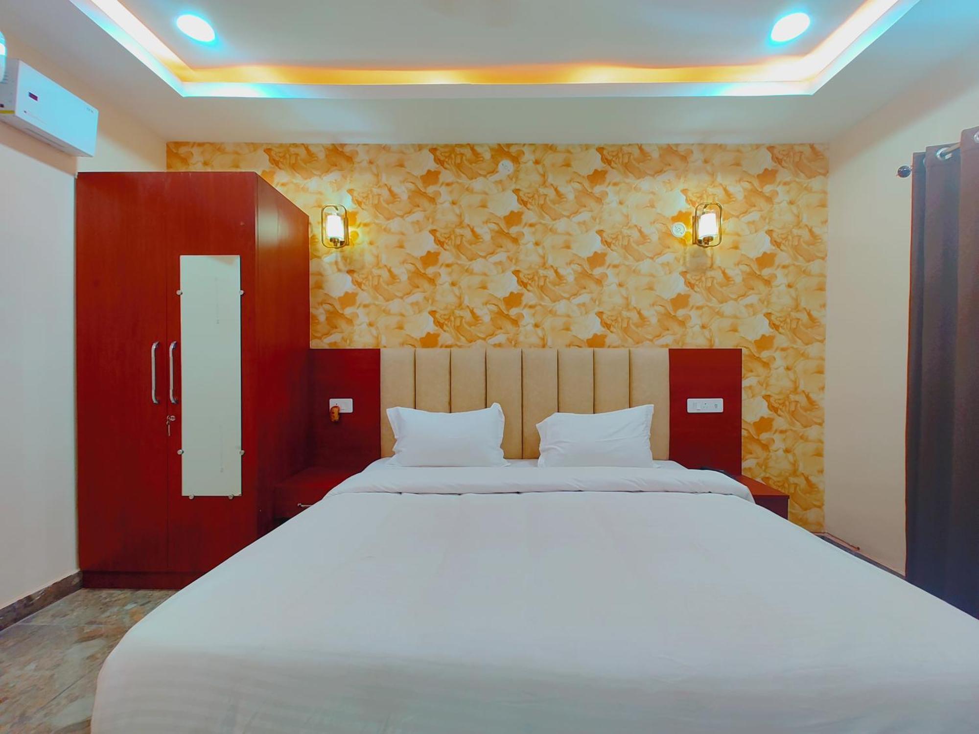 Awadh Samrat Resort Ayodhya Esterno foto